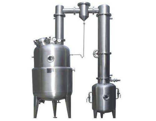 <b>主要用途： 主要適用于制藥、食品、化工等工業(yè)部門(mén)對液料的濃縮。并且亦能回收酒精和簡(jiǎn)單的回流提取。 結構： 本設備主要包括濃縮罐、第一冷凝器、汽液分離器、第二冷凝器、冷</b>