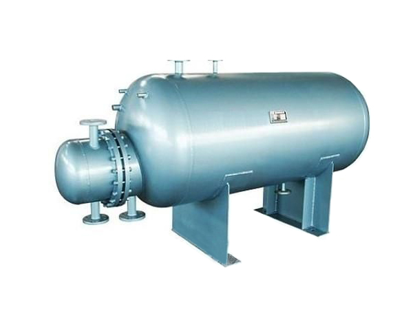 <b>容積式換熱器是利用冷、熱流體交替流經(jīng)蓄熱室中的蓄熱體（填料）表面，從而進(jìn)行熱量交換的換熱器，間壁容積式換熱器的冷、熱流體被固體間壁隔開(kāi)，并通過(guò)間壁進(jìn)行熱量交換的換熱器，因此又稱(chēng)表面式換熱器。</b>